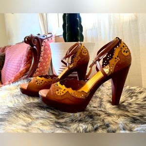 -SOLD- Vintage Vince Camuto Heels